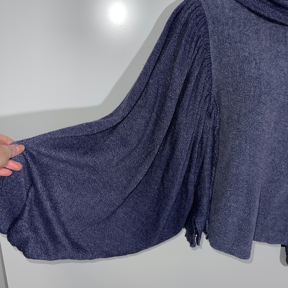 Free people balloon long sleeve cowl neck sweater top Size Small - Picture 3 of 6